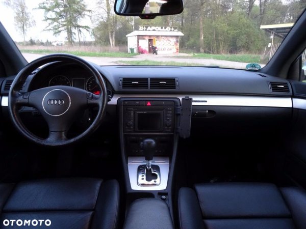 Audi A4 B6 3.0 V6 Działdowo 09.jpg