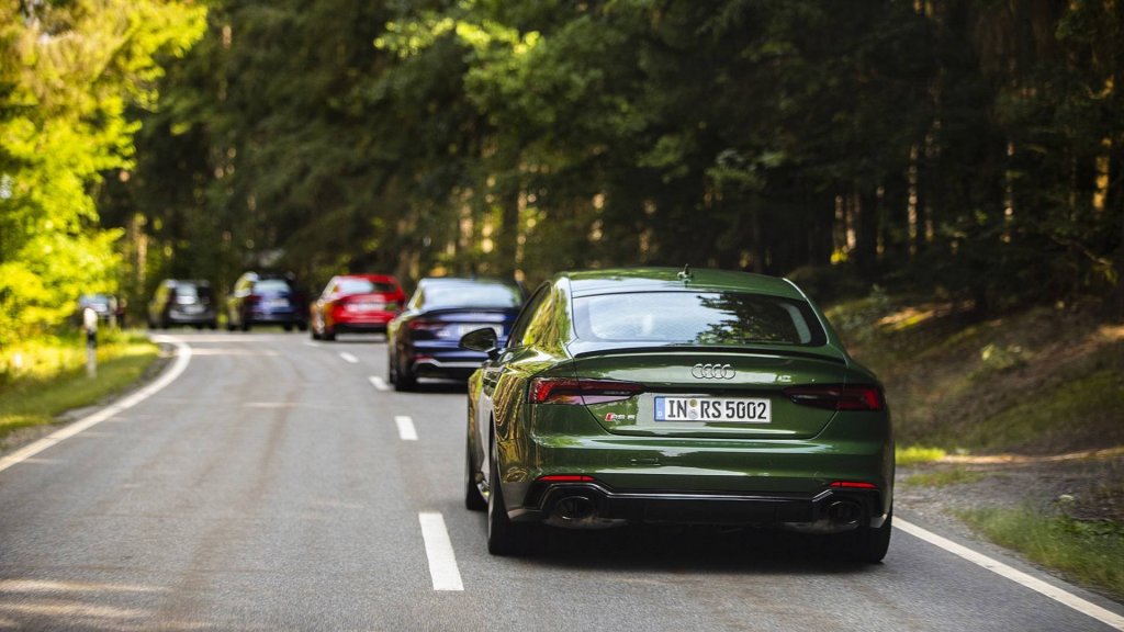 2019-audi-rs5-sportback-3.jpg
