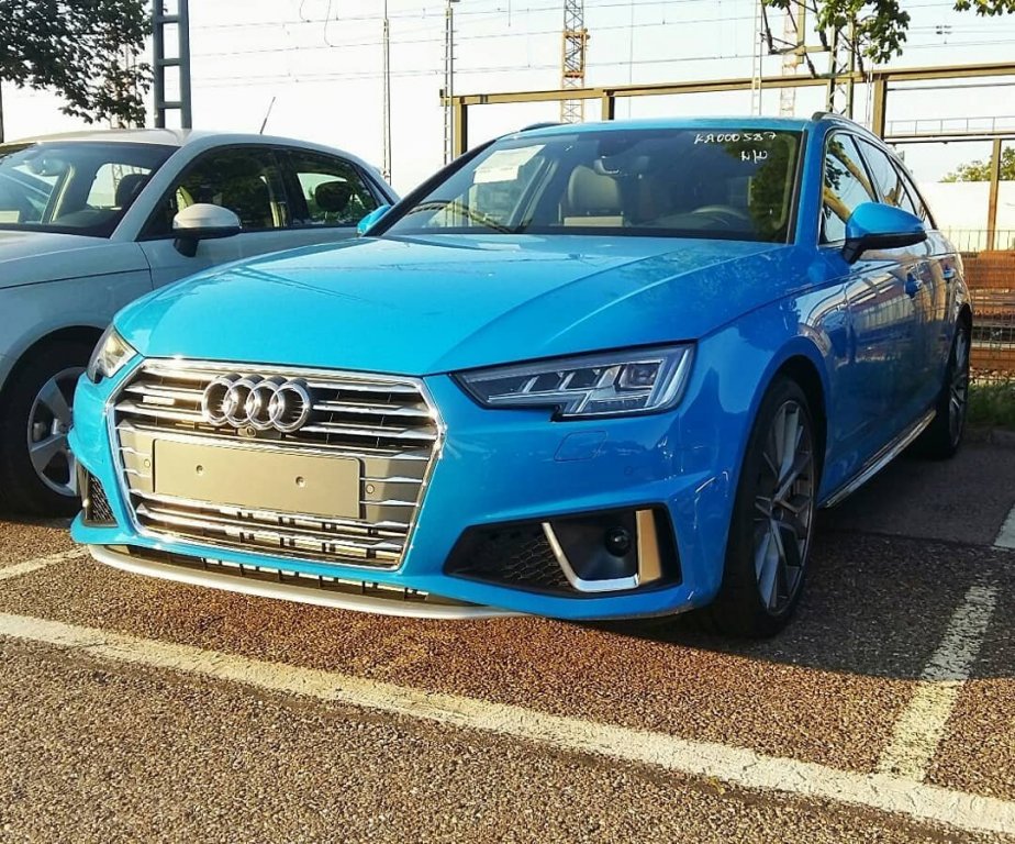 2019-Audi-A4-Avant-facelift-Turbo-Blue-front-three-quarters.jpg