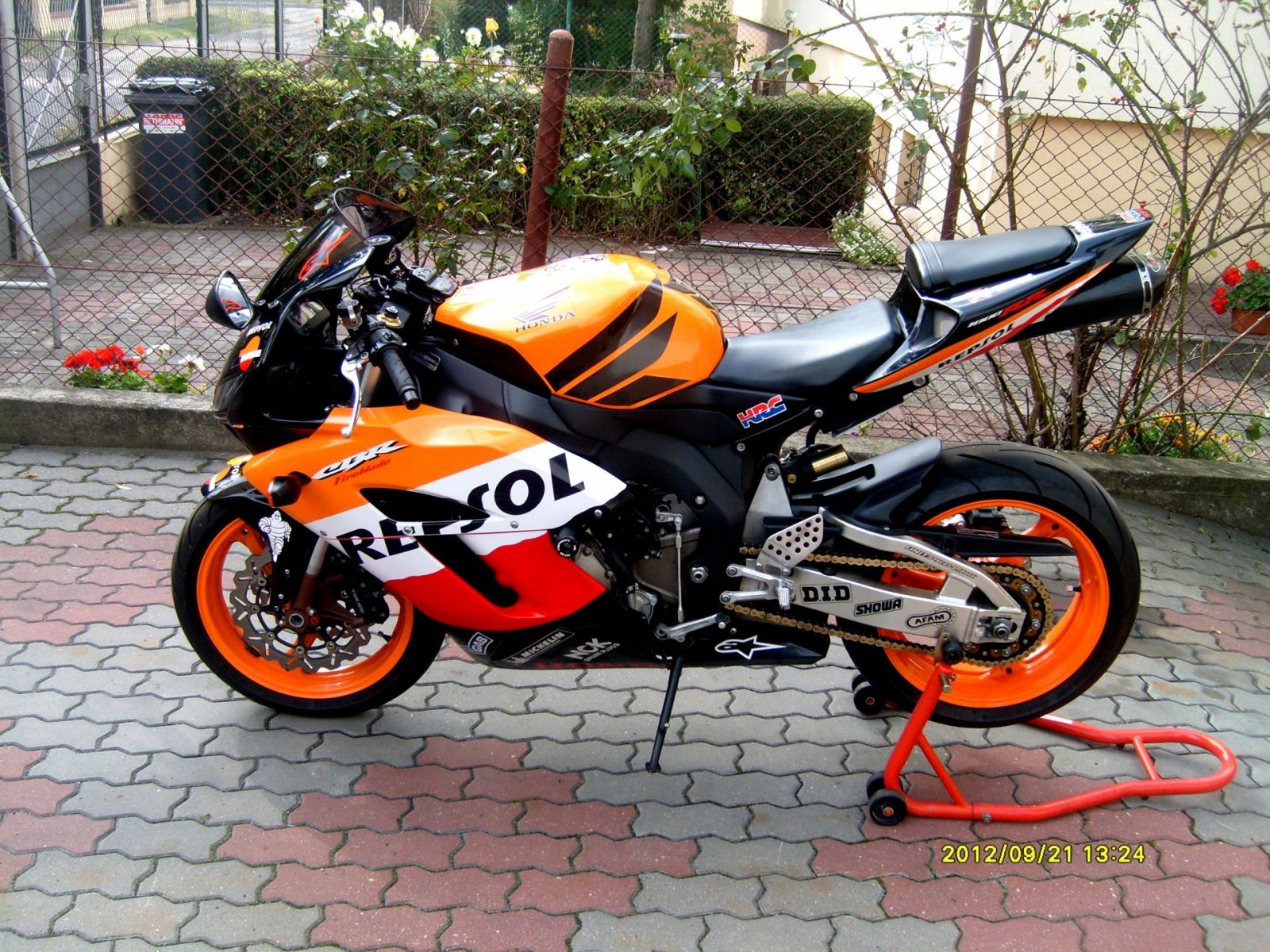 S7300623.JPG