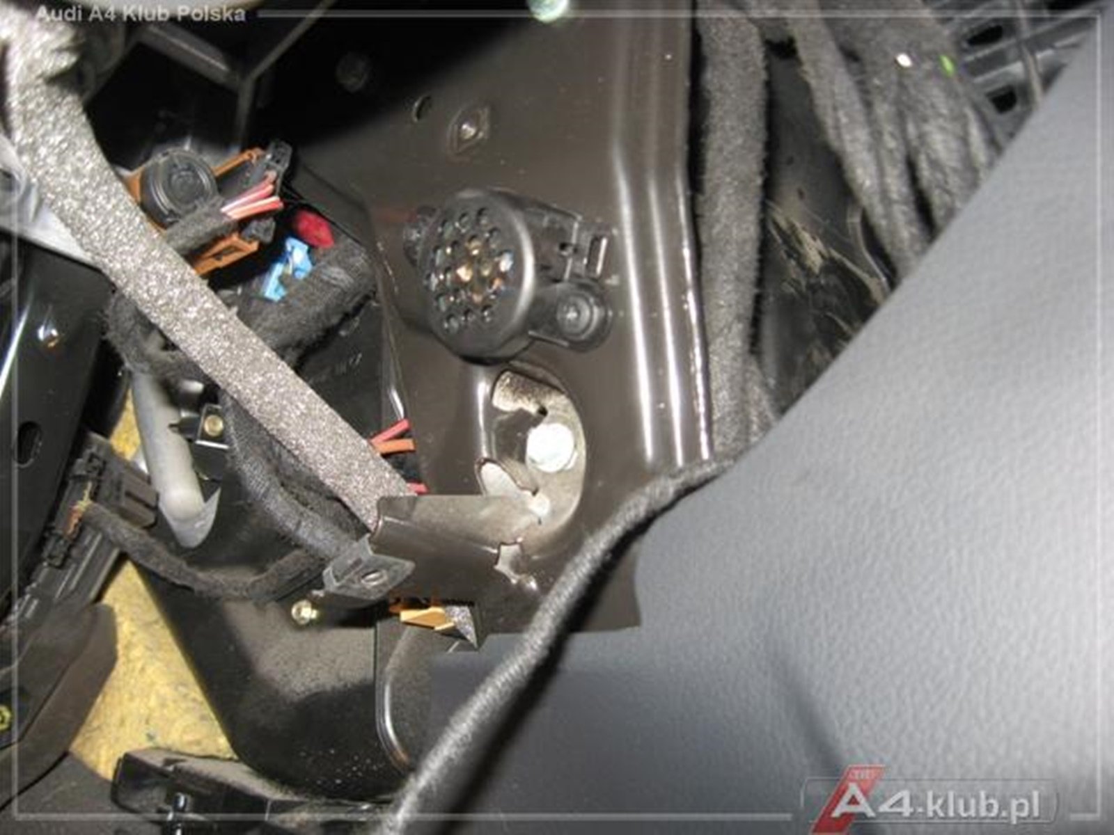 69931 - Upgrade systemu PDC (Parktronic) - czujniki z przodu, zdalne załączanie_31.jpg