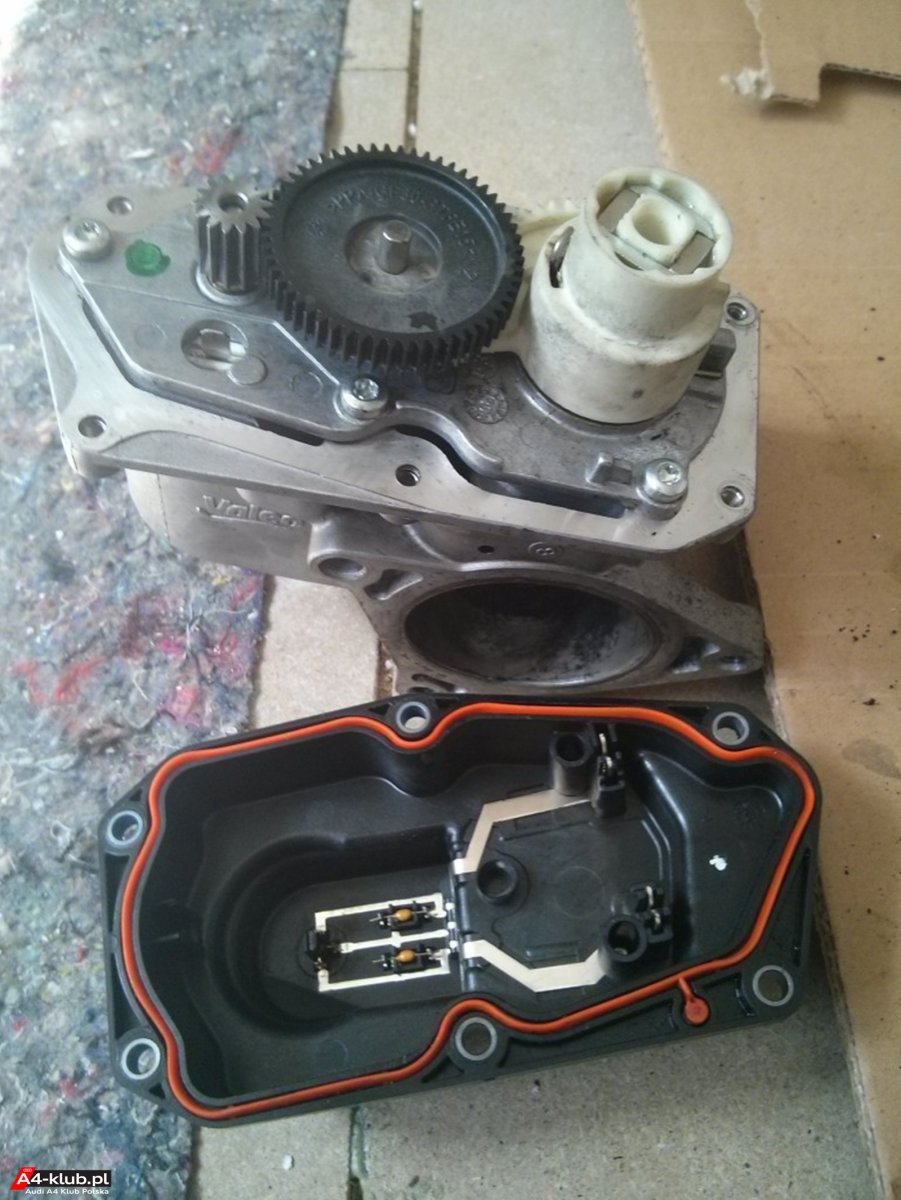 319193 - Czyszczenie zaworu EGR i przepustnicy - A4 B8 2.0TDI Common Rail_12.jpg