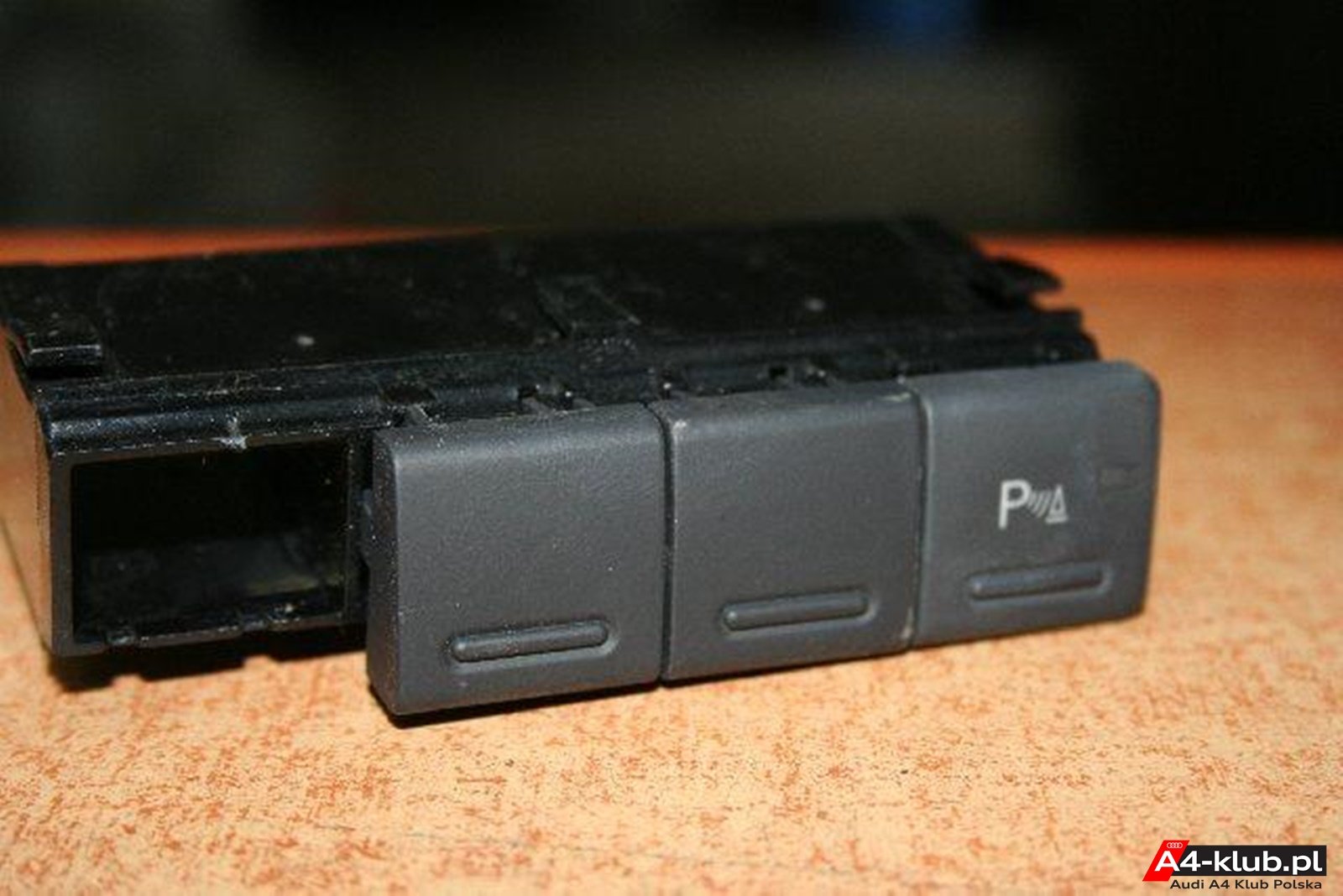 69931 - Upgrade systemu PDC (Parktronic) - czujniki z przodu, zdalne załączanie_35.jpg