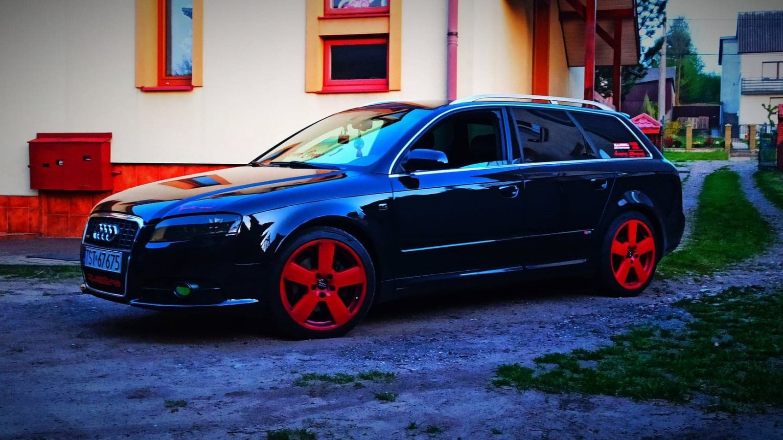 AUDI.jpg