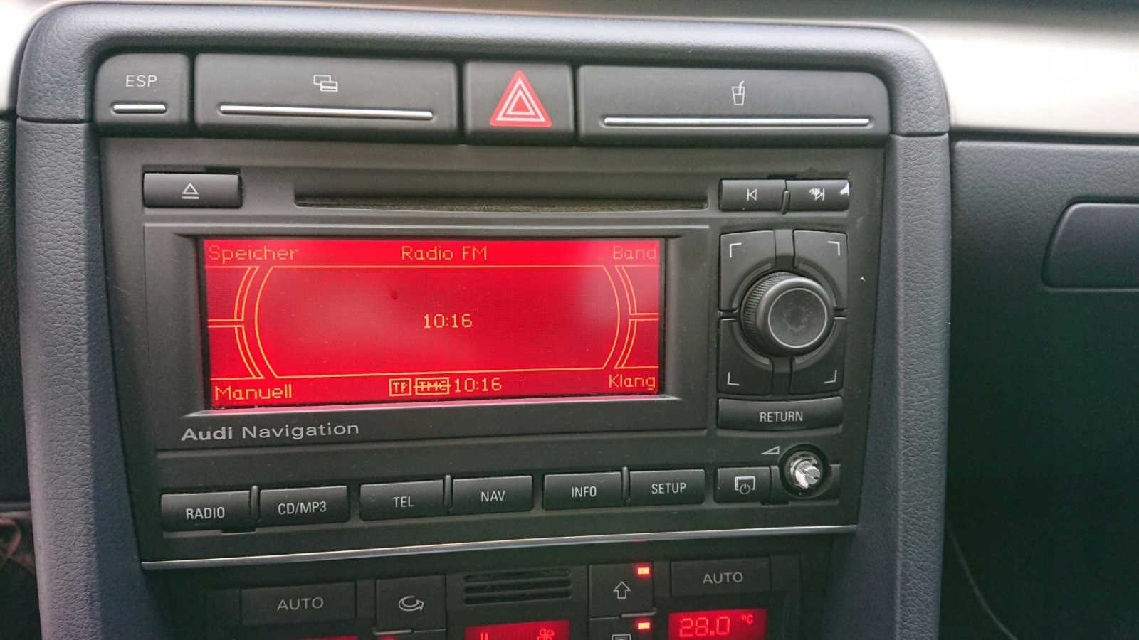 AUDI-A4-B7-RADIO-MALA-NAWIGACJA.jpg