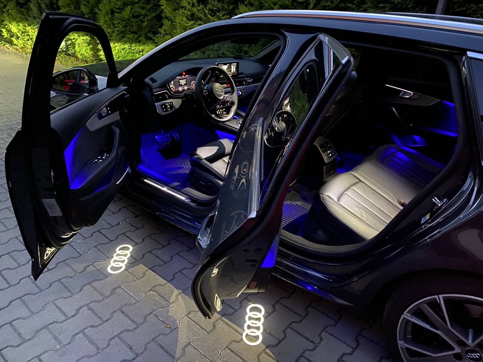 Audi logo LED.jpg