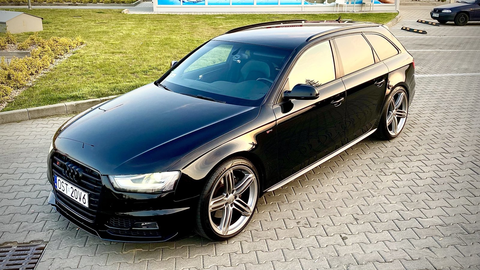 Audi A4 B8 AVANT COMPETITION 20 RAMUS 3G Sim LY9B Ele 