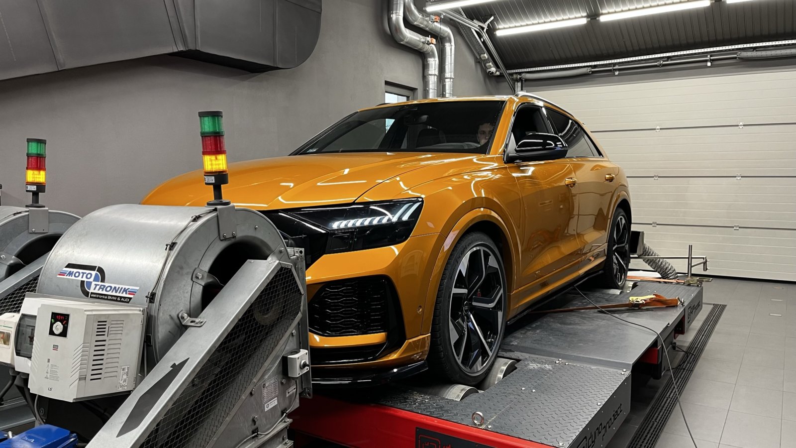 AUDI RSQ8 Mototronik strojenie indywidualne, hamownia 4x4.jpeg