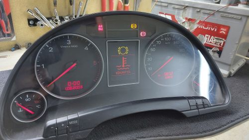 Więcej informacji o „Licznik Audi A4 B6 Kolor FIS Diesel”