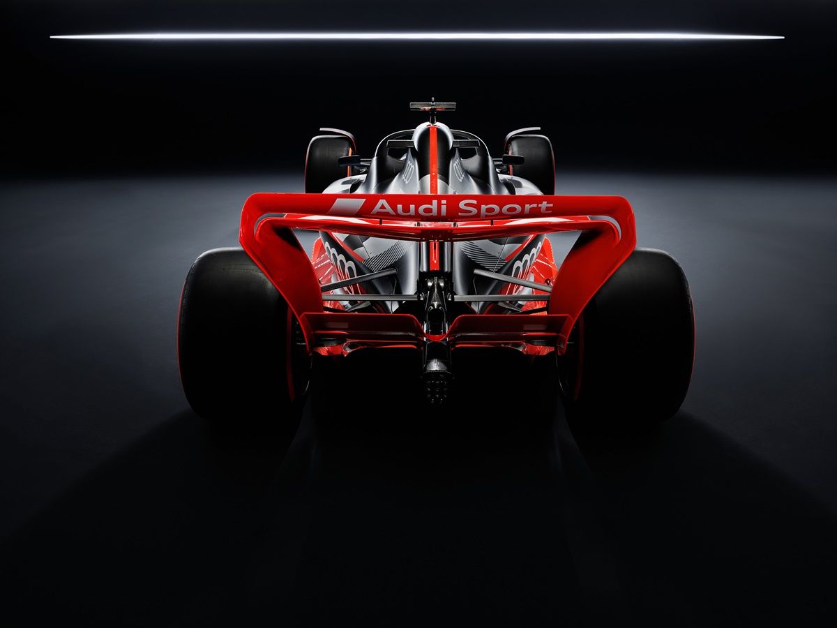 Samochód pokazowy w malowaniu startowym Audi F1