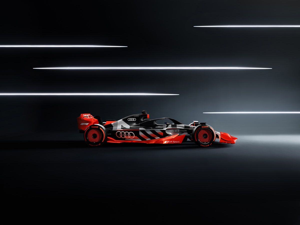 Samochód pokazowy w malowaniu startowym Audi F1