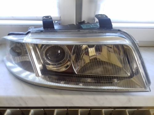 Więcej informacji o „Audi A4 B5 Lift reflektor lampa prawa przód oryginał Valeo H7”