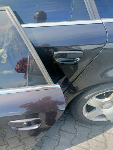 Więcej informacji o „Drzwi lewe tylne A4B7 Avant S-line LZ9X”