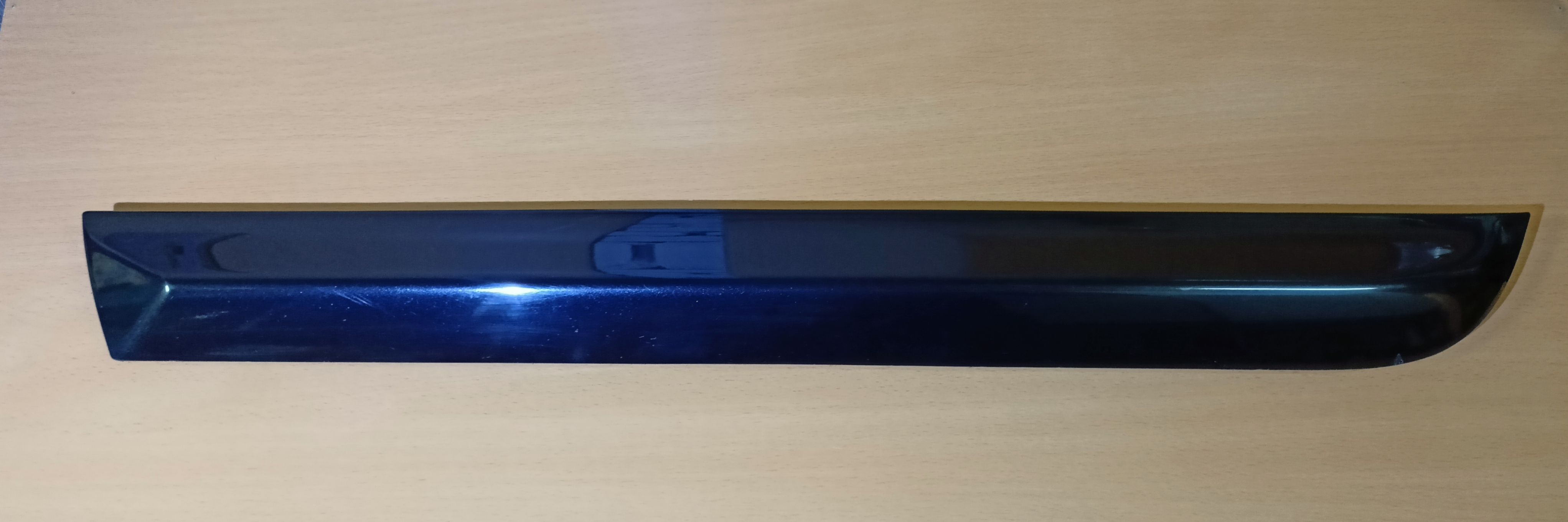 Listwa lewy tył 8E0853969D kolor LZ9Y