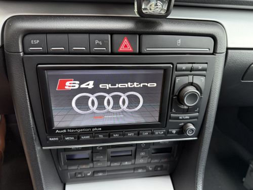 Więcej informacji o „Radio/ nawigacja RNSE LED”