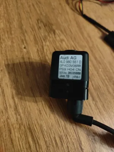 Więcej informacji o „Kamera cofania pod RNS-E   4L0980551D + Adapter FAKRA”