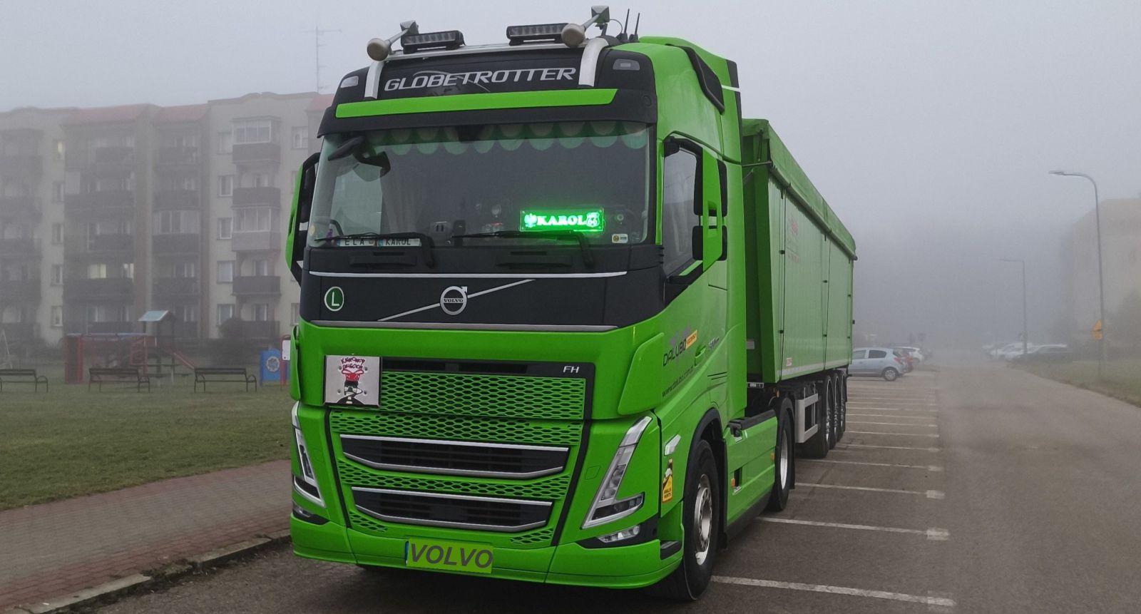 Volvo.JPG